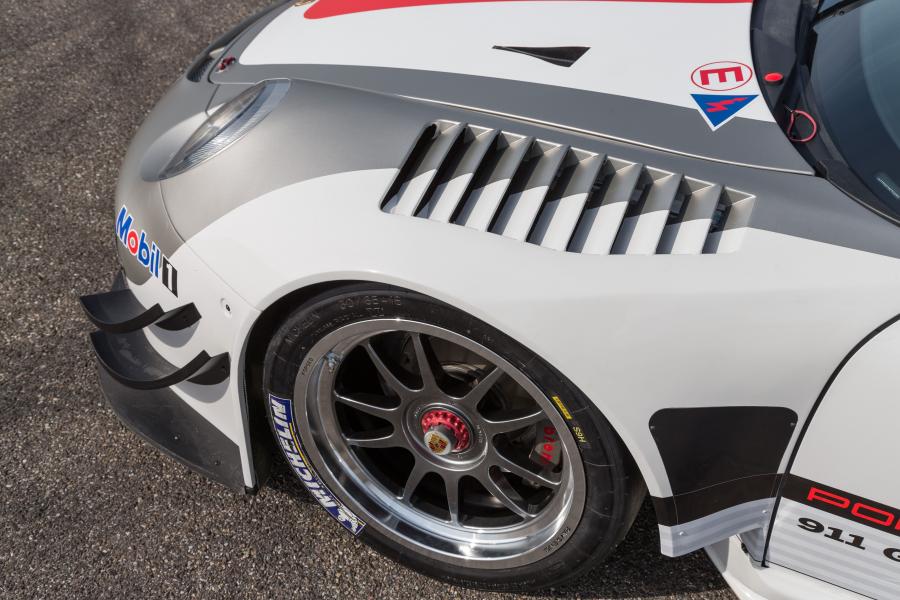  Porsche 911 GT3 R 2013 года  (фото 4 из 12)